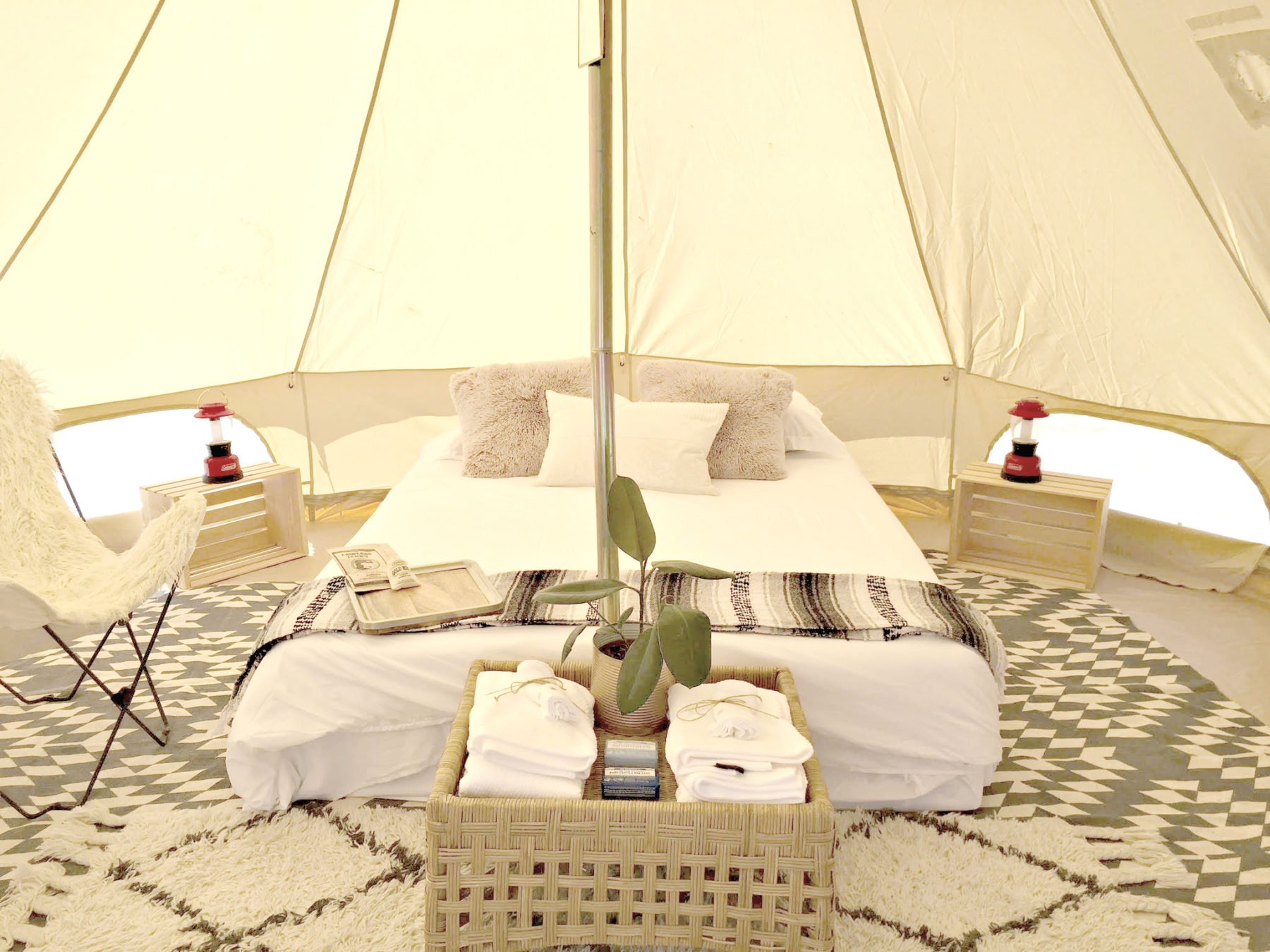 queen bed Stout Tent